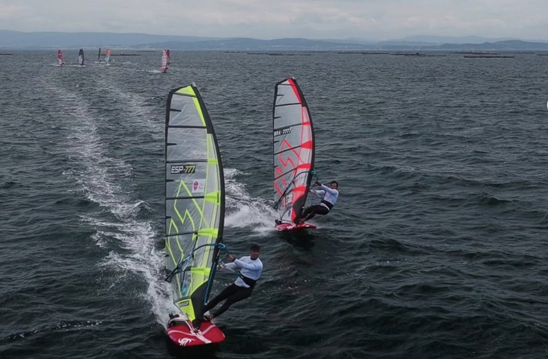 Klayton Silva BRA-7777 racing head to head against ESP-777 at the 2026 Iberian Windsurf Cup
